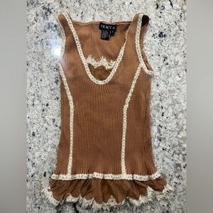 Sleeveless sweater top
